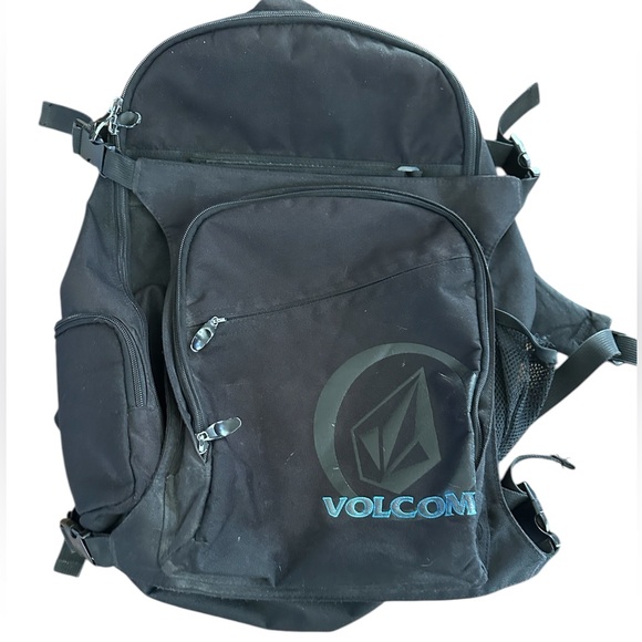 Black sporty Volcom backpack. Perfect for any school goer! - Picture 1 of 4